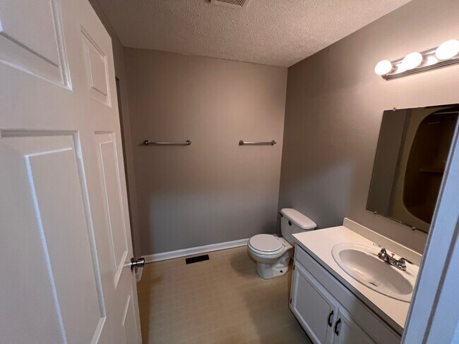 Building Photo - 3911 Manson Pike