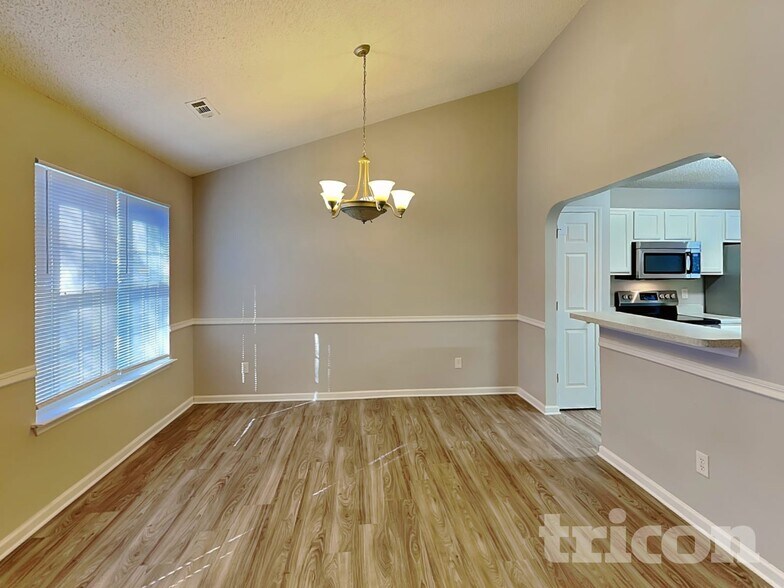 Building Photo - 1026 Summit Hills Dr