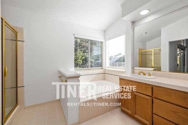 Building Photo - 180 Briggs Ranch Dr
