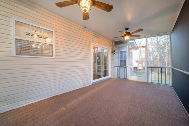 Building Photo - 104 Sundance Way