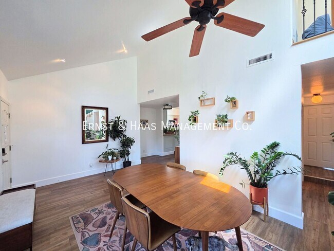 Building Photo - 242 Ximeno Ave