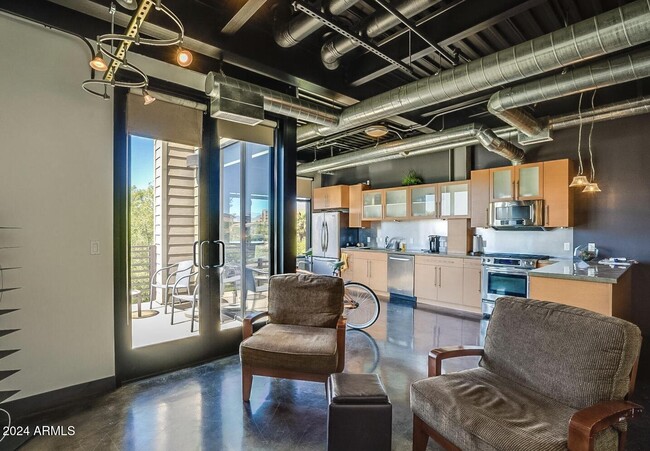 Building Photo - 4020 N Scottsdale Rd