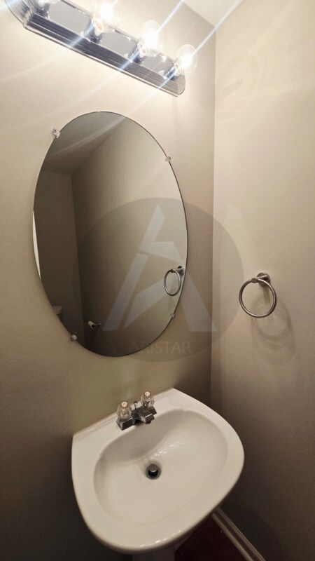 Building Photo - 2624 McGuire Dr