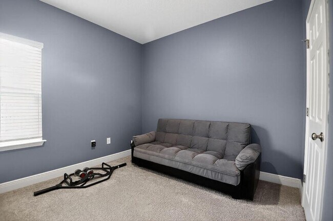 Building Photo - 102 Polaris Pl