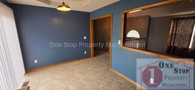 Building Photo - Beautiful 3 Bedroom & 2 Bathroom Home!