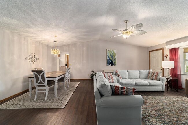 Building Photo - 9438 SW 85th Ave