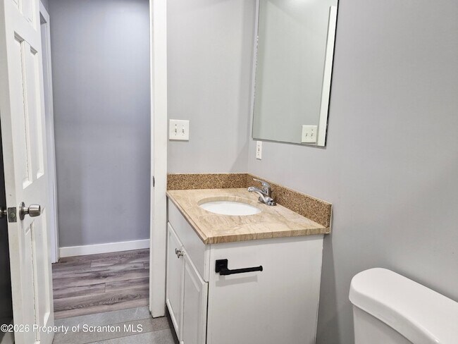 Building Photo - 124 Willow St