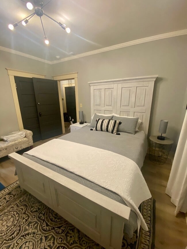 Building Photo - 322 N New Madrid St