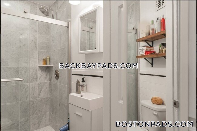 Building Photo - 225 Newbury St