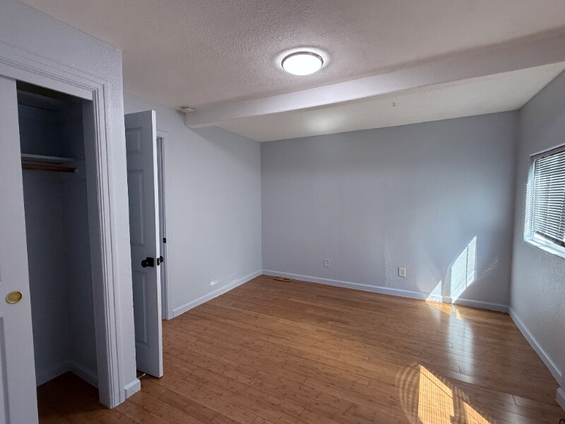 Building Photo - 4630 Melrose Ave