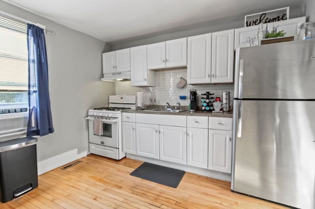 Building Photo - 1722 N Pulaski St