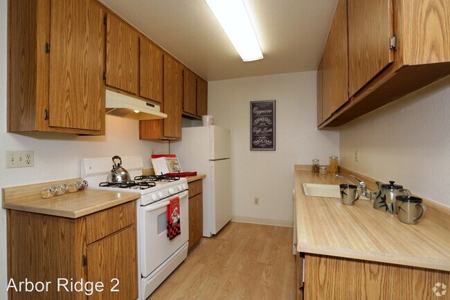 Building Photo - 4420-4440 Oakhollow Dr