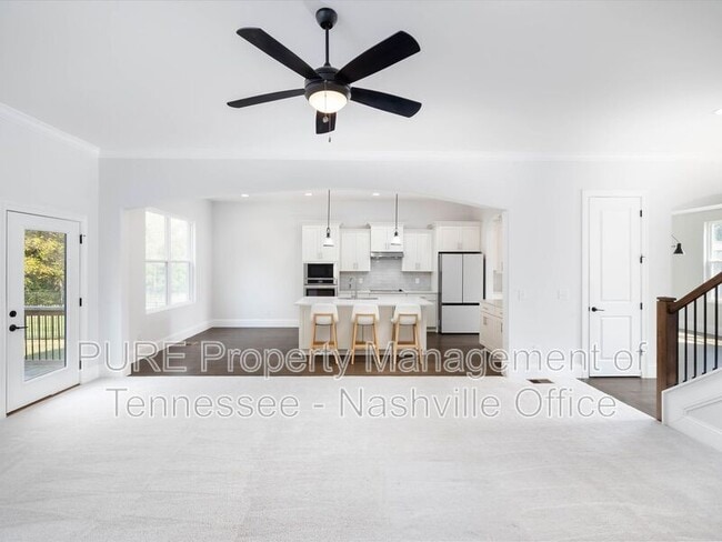 Building Photo - 631 Silva Ln