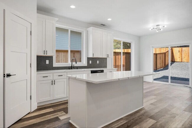 Building Photo - Brand new build 3 Bedroom, 2 bath Home