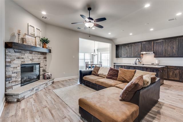 Building Photo - 4401 Dandelion Ln