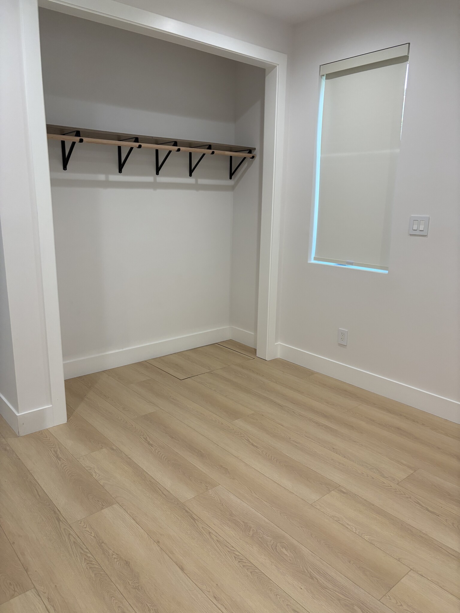 Building Photo - 18812 Pendergast Ave