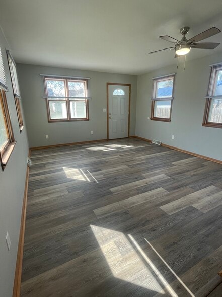 Building Photo - 1422 9th St NW