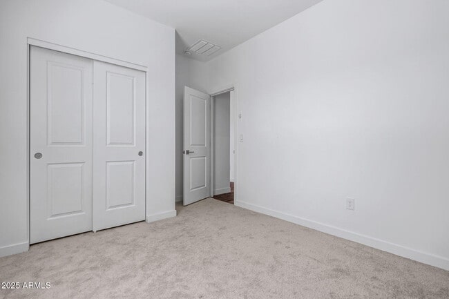 Building Photo - 3023 W Bent Tree Dr