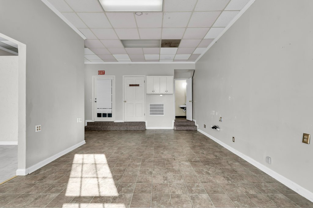 Building Photo - 463 Commerce St