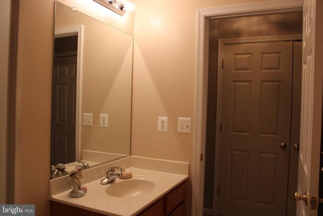 Building Photo - 14186 Hunters Run Way
