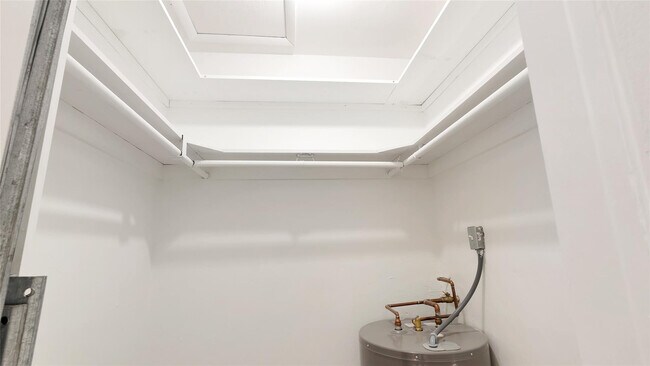 Building Photo - 709 SE 15th St