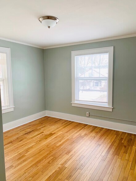 Bedroom 2 - 43 Mayfield Ave NE