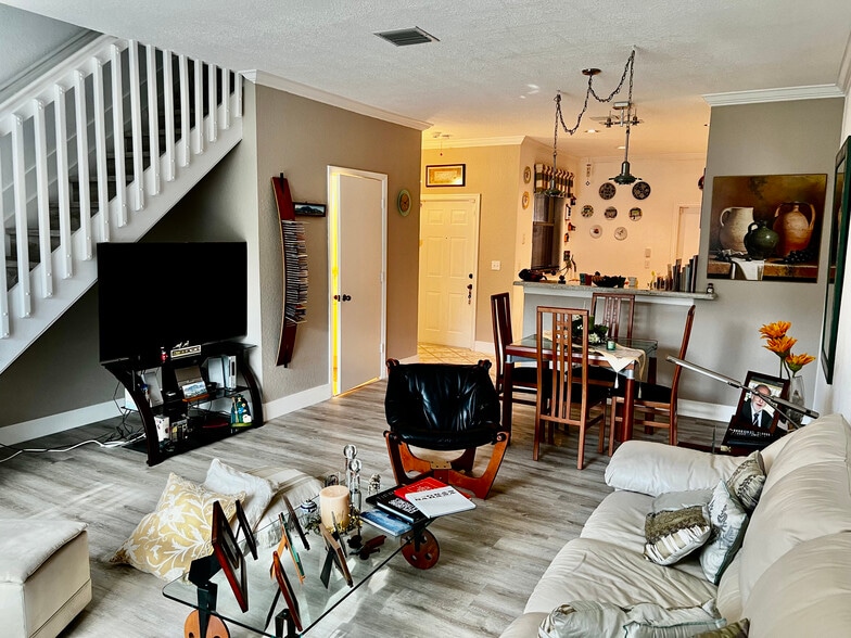 Building Photo - 2122 Pasa Verde Ln
