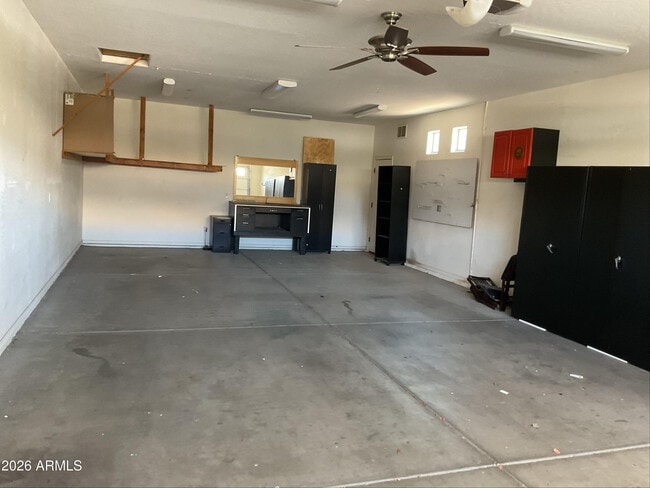 Building Photo - 14335 W Country Gables Dr