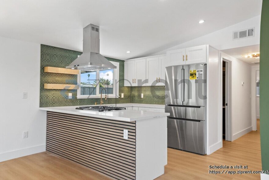 Building Photo - 28023 Tampa Ave