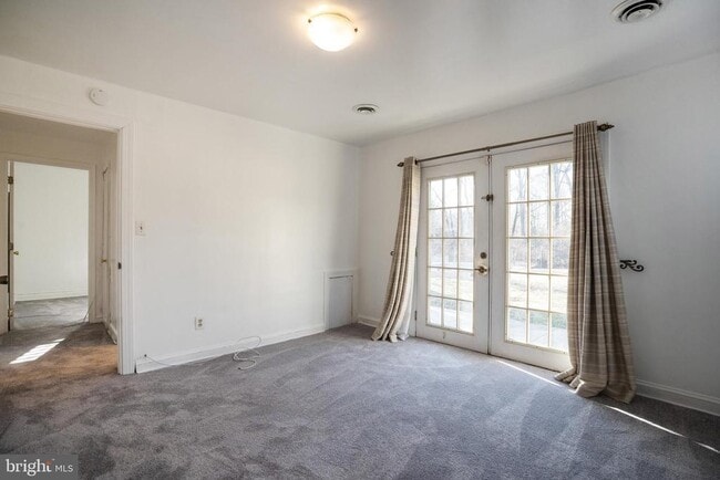Building Photo - 7709 Ravine Dr