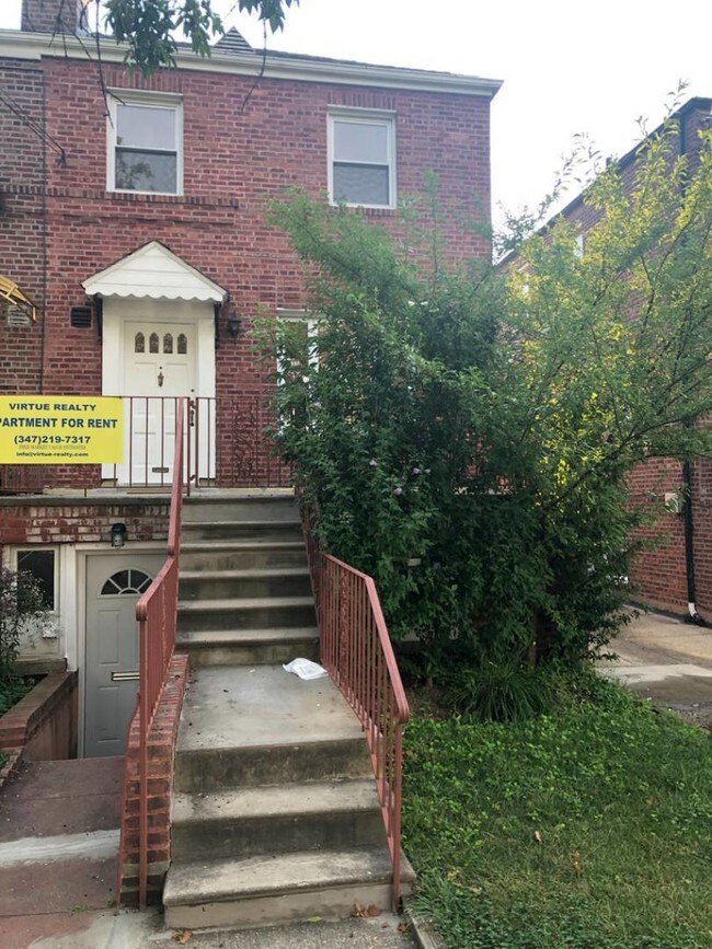 Building Photo - 166 Langham St