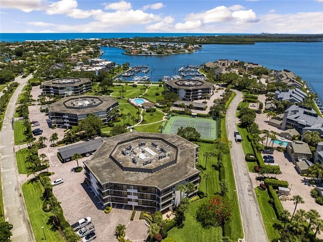 Building Photo - 1815 Mooringline Dr