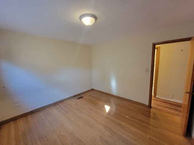 Building Photo - 6151 W Belmont Ave