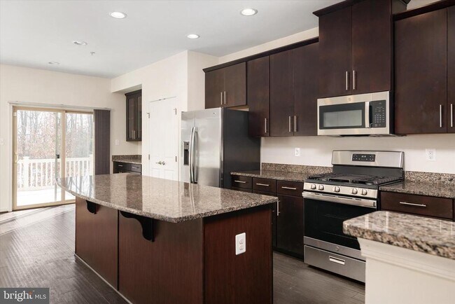 Building Photo - 7627 Hamilton Xing