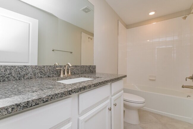 Building Photo - 2902 YellowHammer Wy