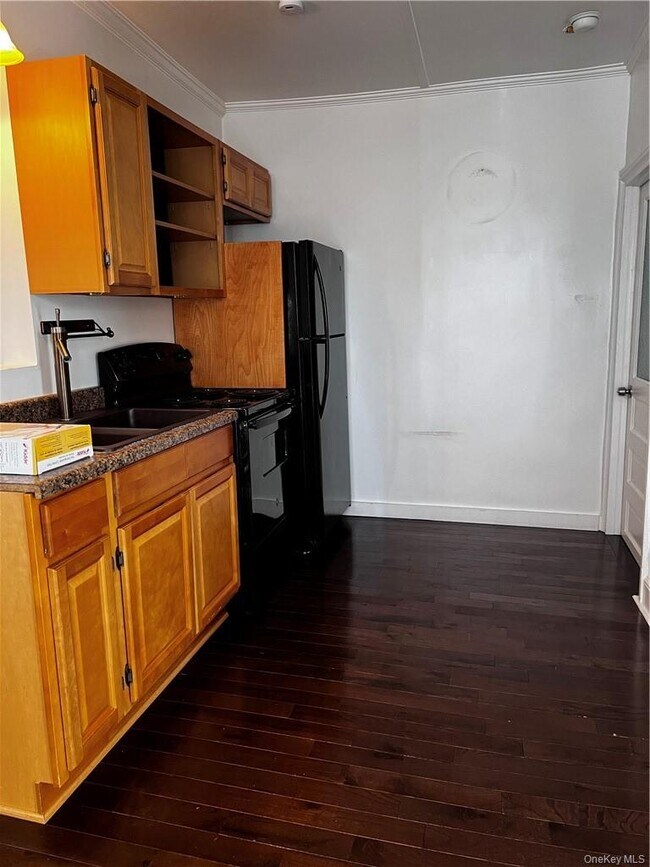 Building Photo - 155 Main St