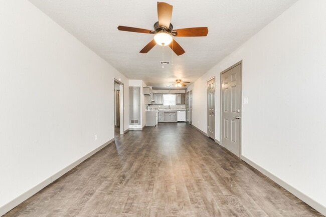 Building Photo - 14013 N Everest Ave