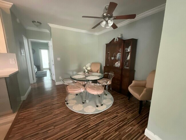 Building Photo - 7327 Dickens Ave