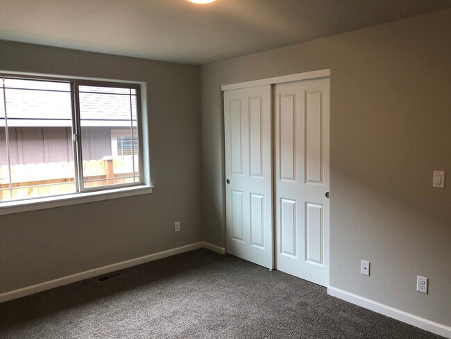 Building Photo - Home in NW Redmond Fieldstone Crossing