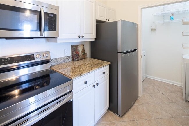 Building Photo - 3334 Peachtree Rd NE