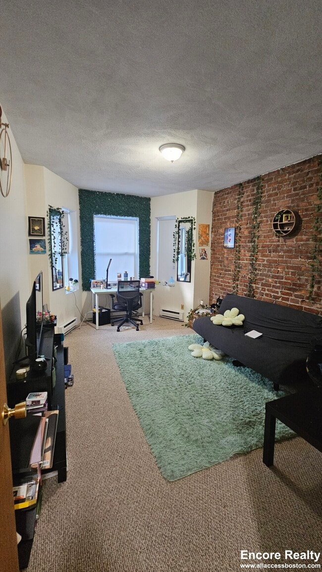 Building Photo - 111 Norway St