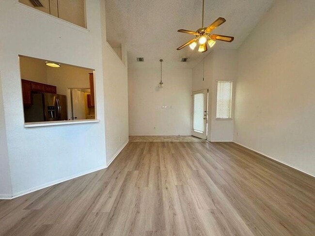 Building Photo - Charming 2/2 condo in Westcreek Landing!