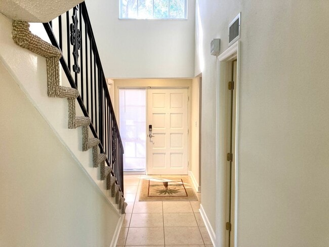 Building Photo - 2 bedroom, 2.5 bath condo in "The Islands"