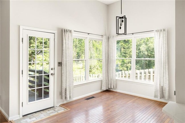 Building Photo - 3784 Market Crescent