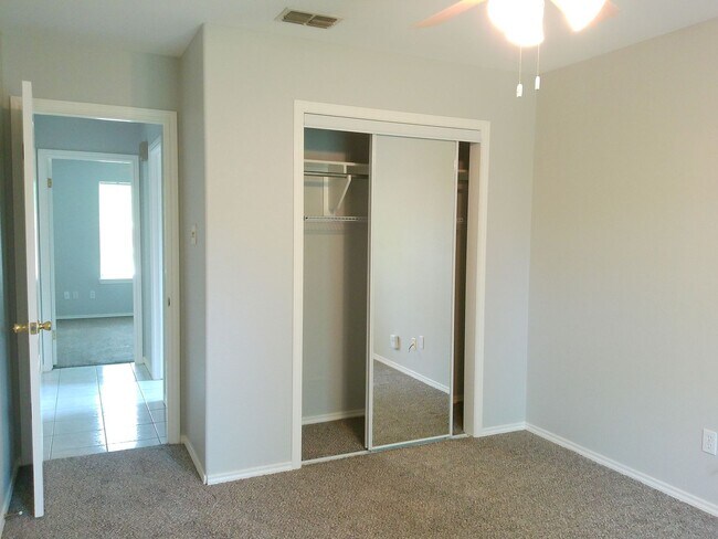 Building Photo - 6117 Jessica Dr