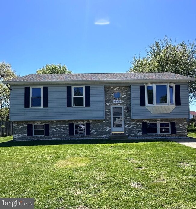 Building Photo - 45675 Schooner Ct