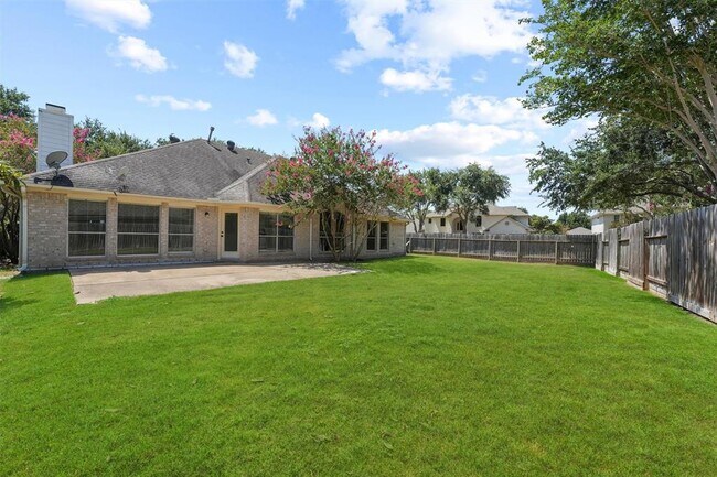 Building Photo - 6803 Rhodes Ct