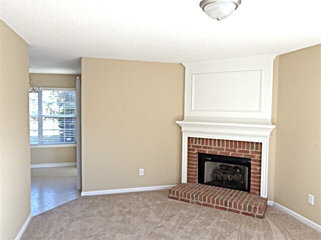 Building Photo - 7527 Henderson Park Rd