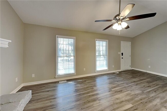 Building Photo - 379 Sumer Ln N