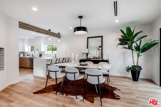 Building Photo - 16517 Hartsook St